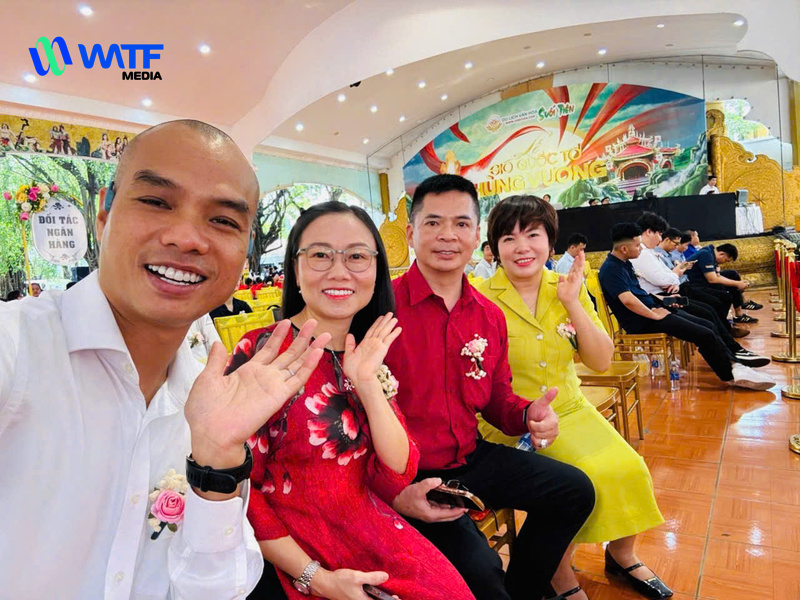 Suối Tiên tổ chức chương trình nghệ thuật Giỗ Tổ Hùng Vương thu hút đông đảo du khách. Suối Tiên tổ chức chương trình nghệ thuật Giỗ Tổ Hùng Vương thu hút đông đảo du khách.