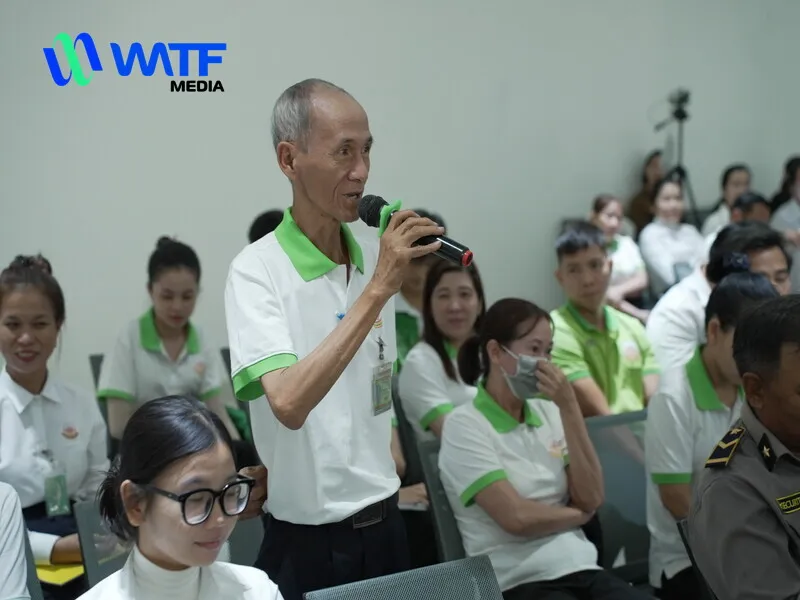 Mọi người cùng học tập, khiêm tốn và khát khao phát triển không phân biệt khoảng cách. Mọi người cùng học tập, khiêm tốn và khát khao phát triển không phân biệt khoảng cách.